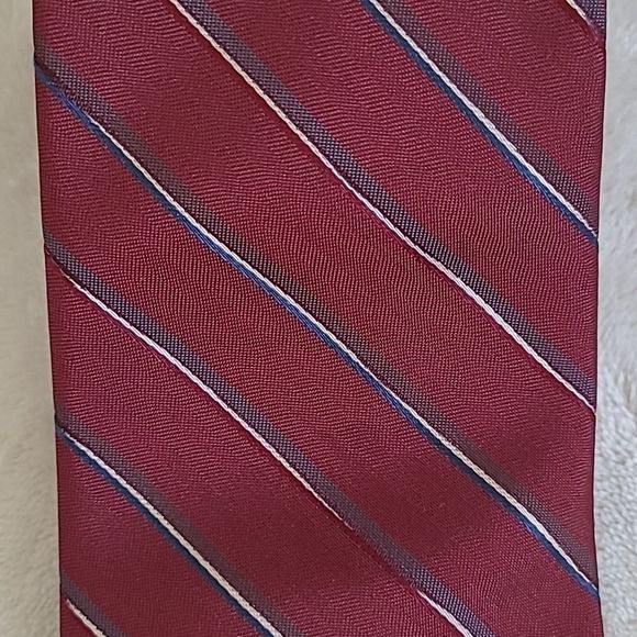 Vintage Christian Dior Men's Necktie Red Navy White Regimental Stripe Short Tie - Picture 15 of 16